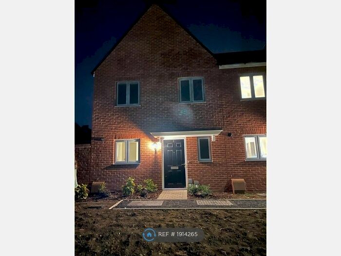 3 Bedroom Semi-Detached House To Rent In Choat Place, Chelmsford, CM1
