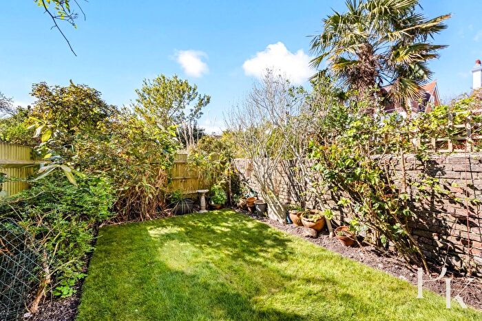 1 Bedroom Maisonette For Sale In Sackville Road, Hove, BN3