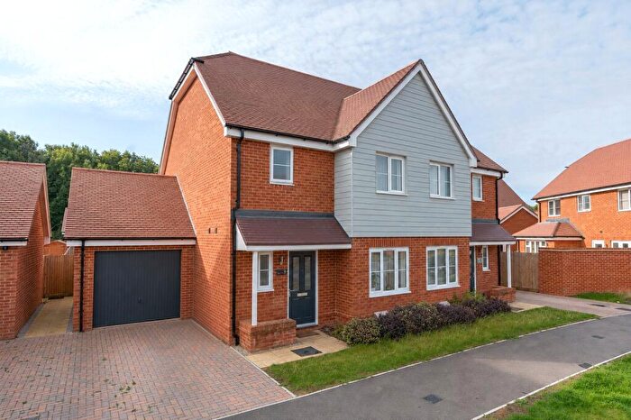 3 Bedroom Semi-Detached House For Sale In Sendles Field, Otham, Maidstone, ME15