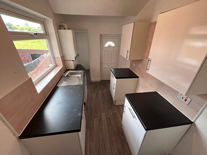 3 Bedroom Flat To Rent In Bensham Crescent, Gateshead, NE8