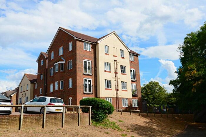 2 Bedroom Apartment For Sale In Redbourne Drive, Thamesmead, SE28
