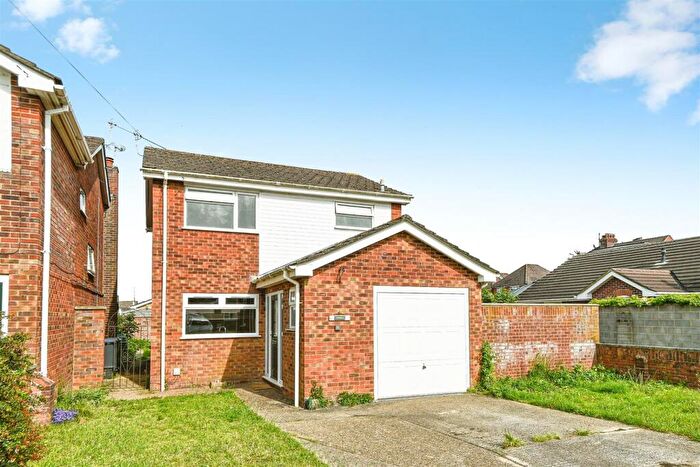 3 Bedroom Detached House For Sale In Turner Close, Harnham, Salisbury, SP2