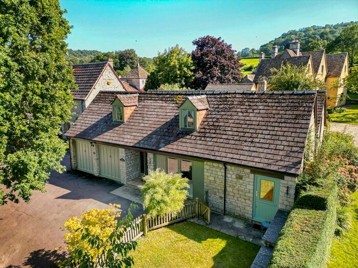 4 Bedroom Detached House For Sale In Ashmead, Cam, Dursley, GL11