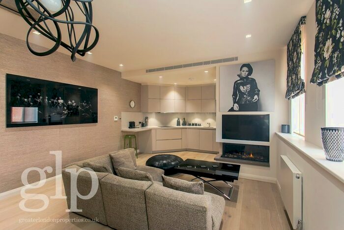 1 Bedroom Flat To Rent In Marshall Street, London, Greater London, W1F