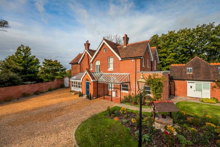 9 Bedroom Detached House For Sale In Calcot Lane, Curdridge, Southampton, SO32