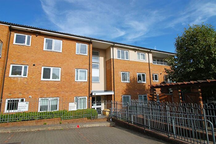 1 Bedroom Flat For Sale In Windrush Drive, High Wycombe, HP13