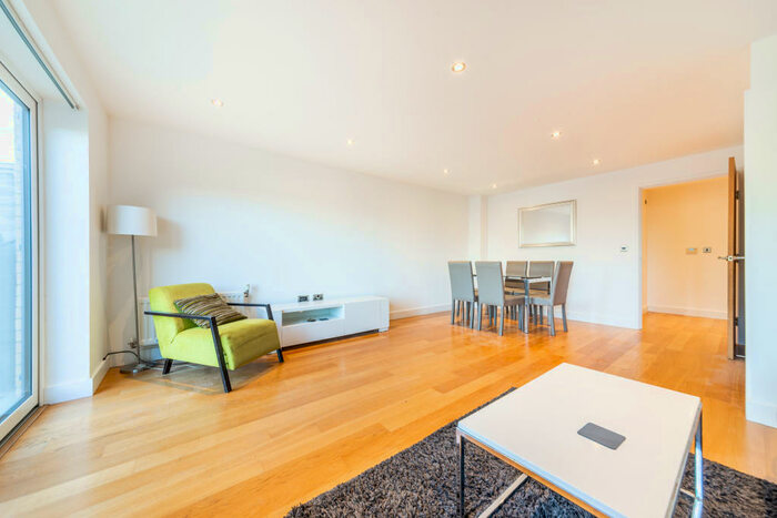 3 Bedroom House To Rent In Fairthorn Road, Victoria Way, Charlton, London, SE7