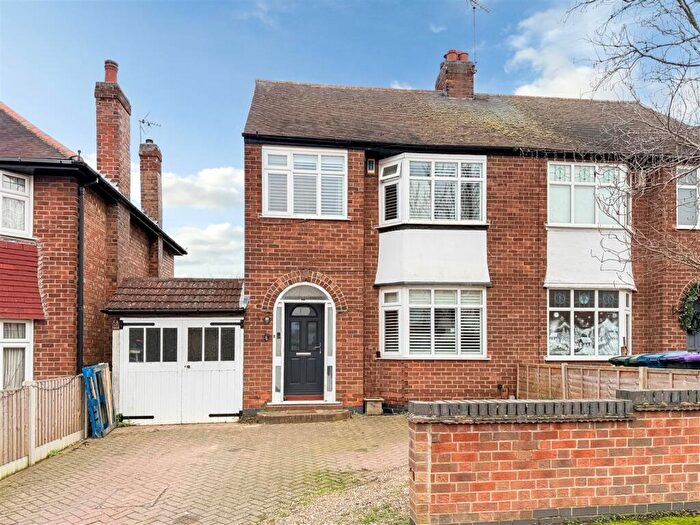 3 Bedroom Semi Detached House For Sale In Thomas Avenue, Radcliffe-On-Trent, Nottingham, NG12