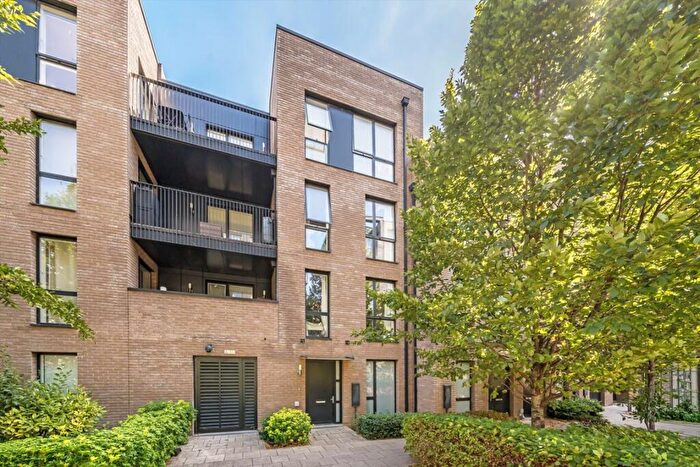 3 Bedroom Flat For Sale In Bakery Street, Bermondsey, SE16