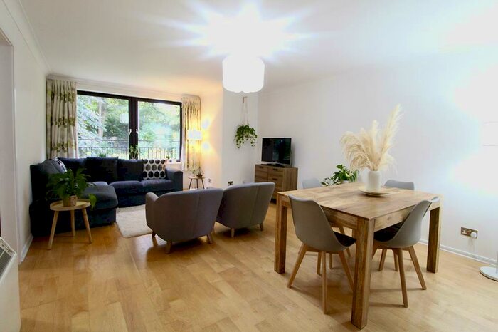 3 Bedroom Flat To Rent In Craigieburn Park, First Floor Flat, AB15