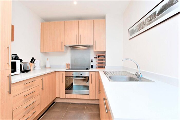 1 Bedroom Apartment To Rent In Warwick Building, Queenstown Road, London, SW11
