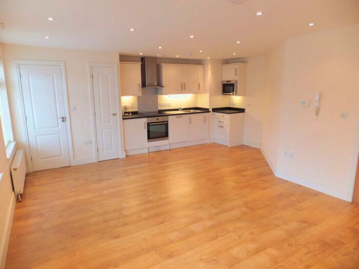 1 Bedroom Flat To Rent In London Road, Riverhead, TN13