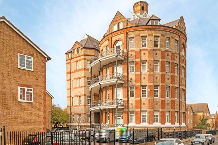 1 Bedroom Flat To Rent In Gables Close, Camberwell, SE5