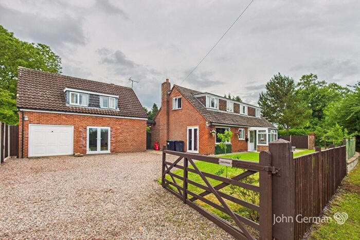 4 Bedroom Detached House For Sale In Pump Lane, Doveridge, DE6