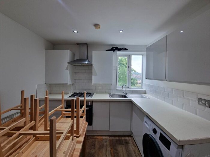 2 Bedroom Flat To Rent In West Green Road, London, N15