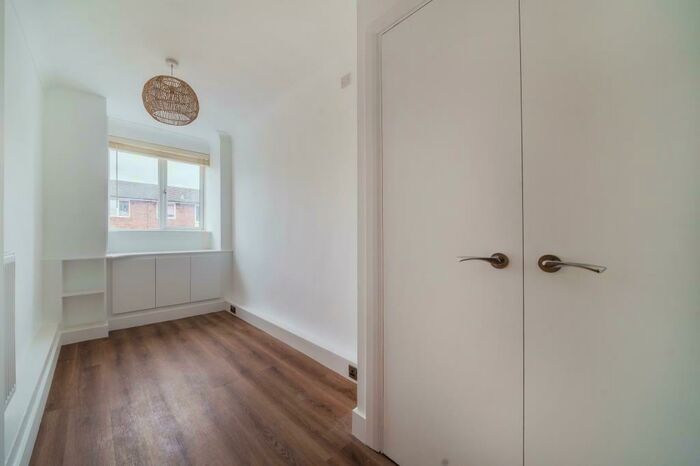 2 Bedroom Apartment To Rent In Lizmans Court, East Oxford, OX4