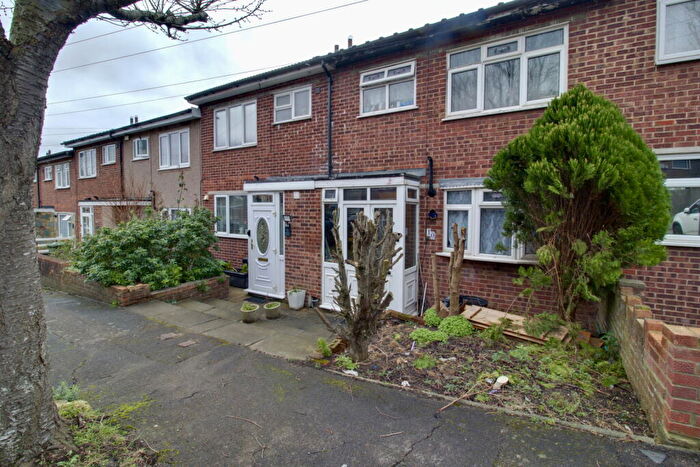 3 Bedroom Terraced House For Sale In Tansey Close, Romford, RM3