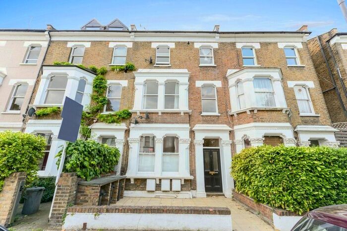4 Bedroom Flat To Rent In Frithville Gardens, Shepherds Bush, W12