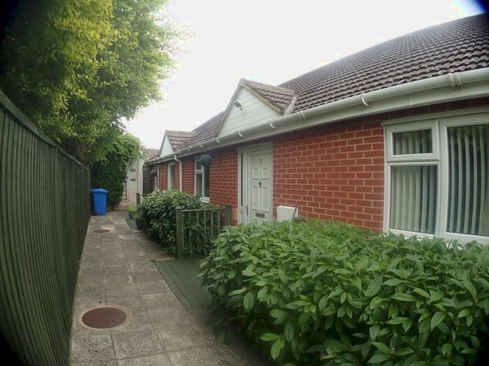Studio To Rent In Paddock Mews, Desborough, Kettering, NN14