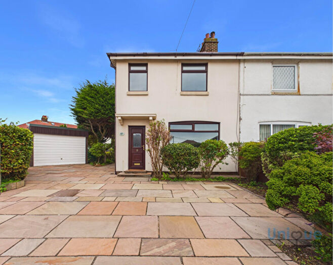 3 Bedroom Semi-Detached House For Sale In Kingsmede, Blackpool, FY4