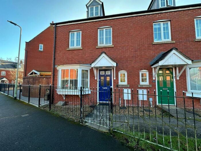 4 Bedroom House To Rent In Rooks Way, Tiverton, EX16