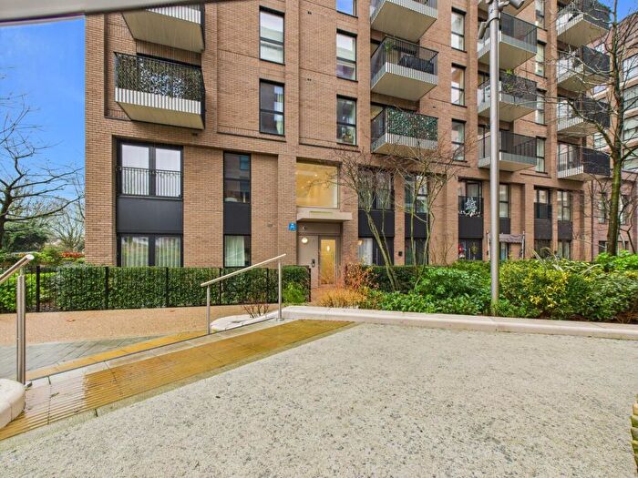 2 Bedroom Apartment For Sale In Carraway Street, Reading, RG1