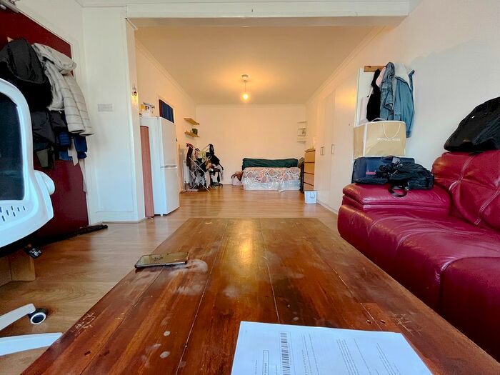 1 Bedroom Flat To Rent In Kingsley Road, Hounslow, TW3