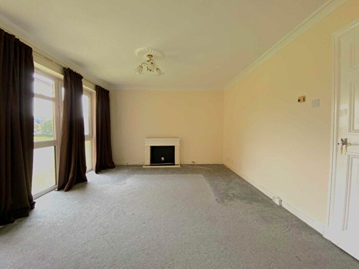 2 Bedroom Apartment To Rent In Arden Place, Luton, Bedfordshire, LU2