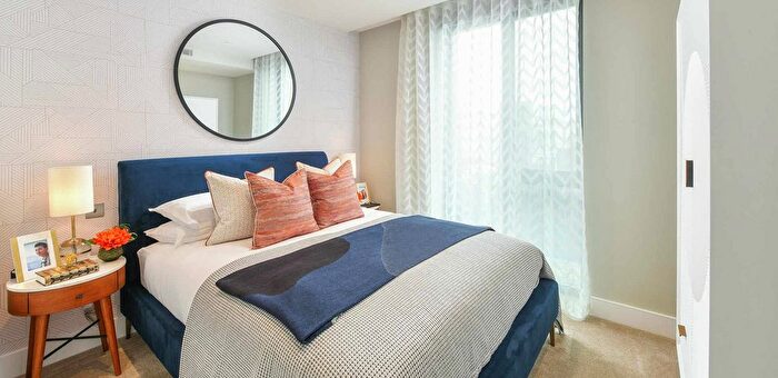 2 Bedroom Flat To Rent In Prince Of Wales Drive, London, SW11