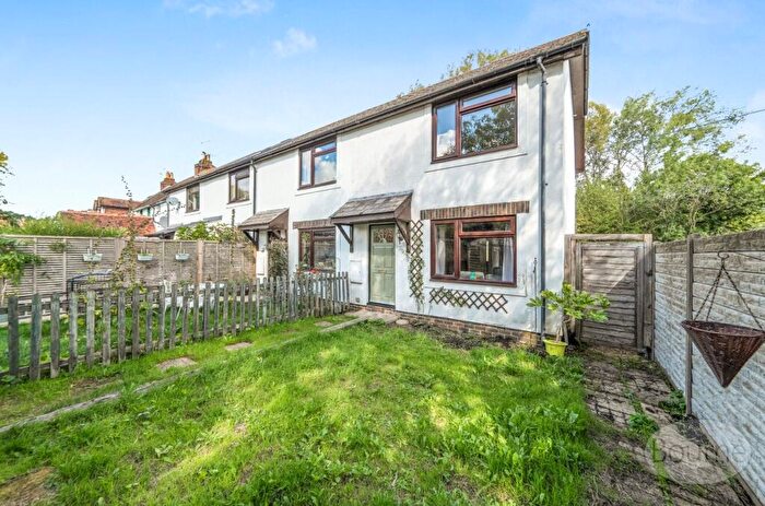2 Bedroom End Of Terrace House For Sale In Willowdale Close, Petersfield, Hampshire, GU32