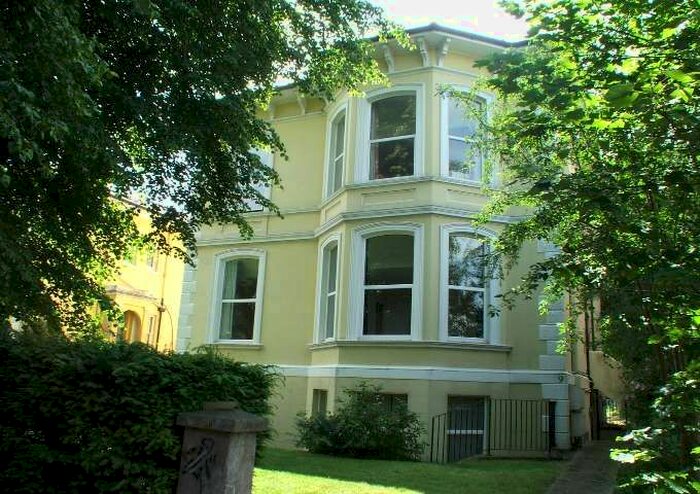 2 Bedroom Flat To Rent In St James Road, Tunbridge Wells, Kent, TN1
