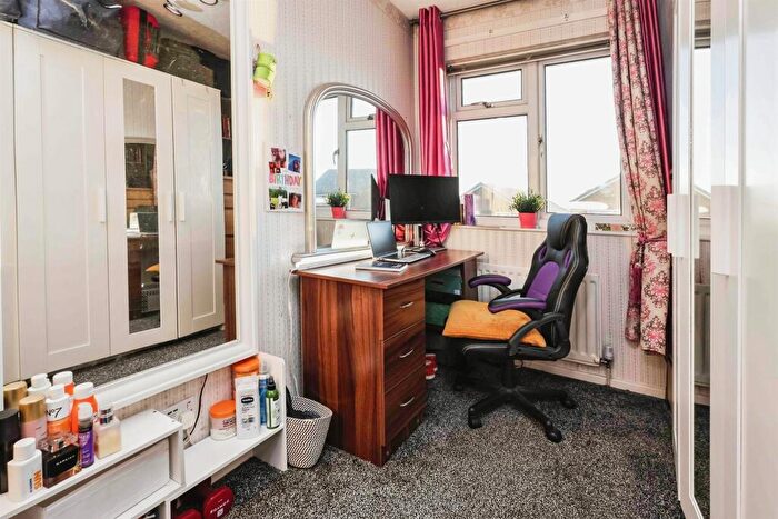 4 Bedroom Detached House For Sale In Olliver Close, Halesowen, B62