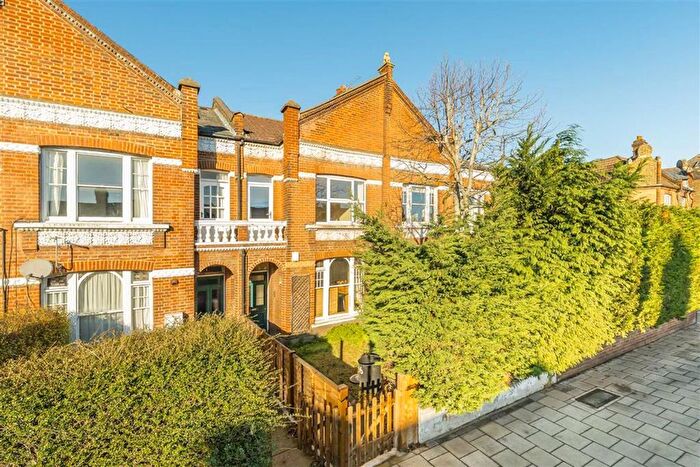 2 Bedroom Flat For Sale In Cavendish Road, Balham, SW12