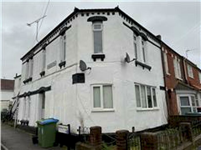 3 Bedroom House To Rent In Milton Road, SO15