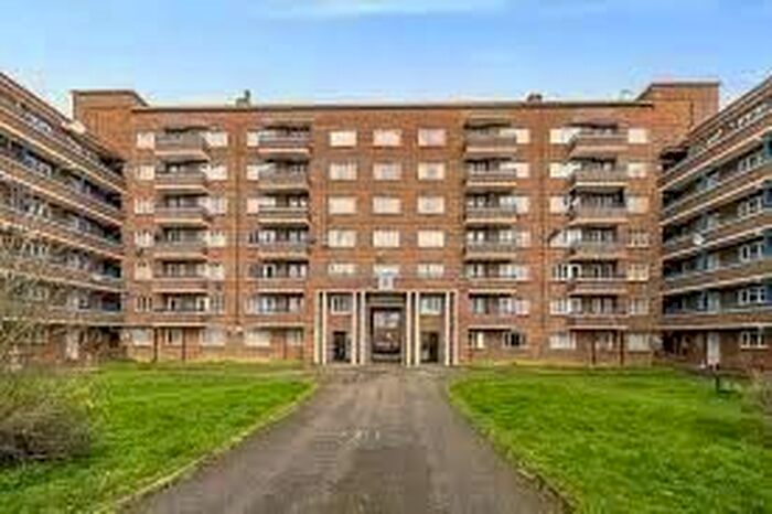 3 Bedroom Flat To Rent In Cambridge Gardens, Kingston Upon Thames, KT1