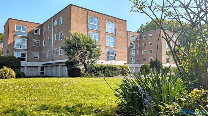 2 Bedroom Apartment For Sale In Kimberley Road, Lower Parkstone, Poole, Dorset, BH14