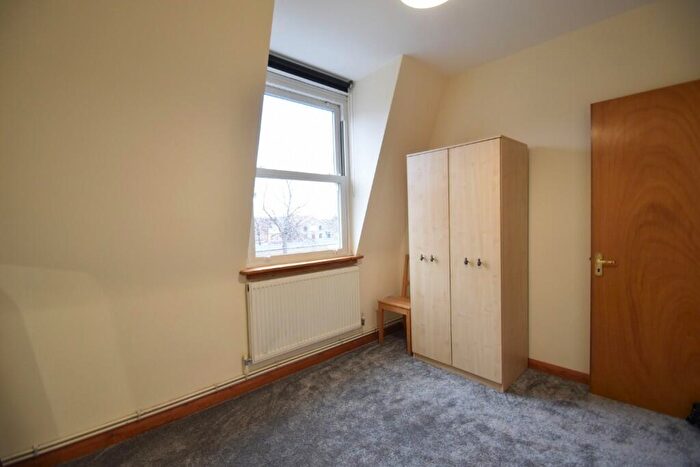 2 Bedroom Apartment To Rent In Amhurst Road, London, N16