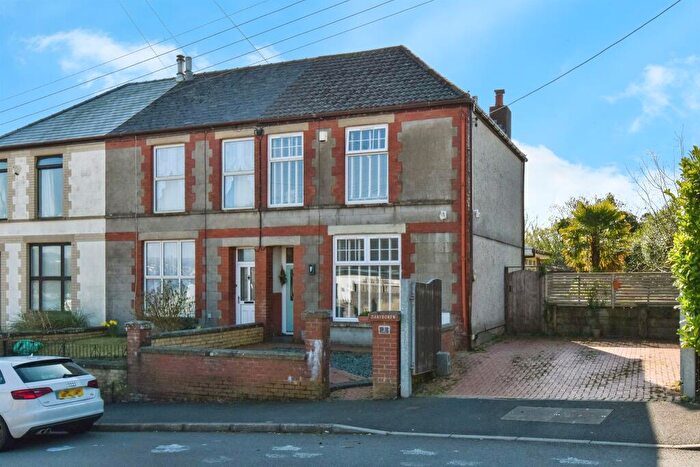 4 Bedroom End Of Terrace House For Sale In Danyronen, Heolgerrig, Merthyr Tydfil, CF48