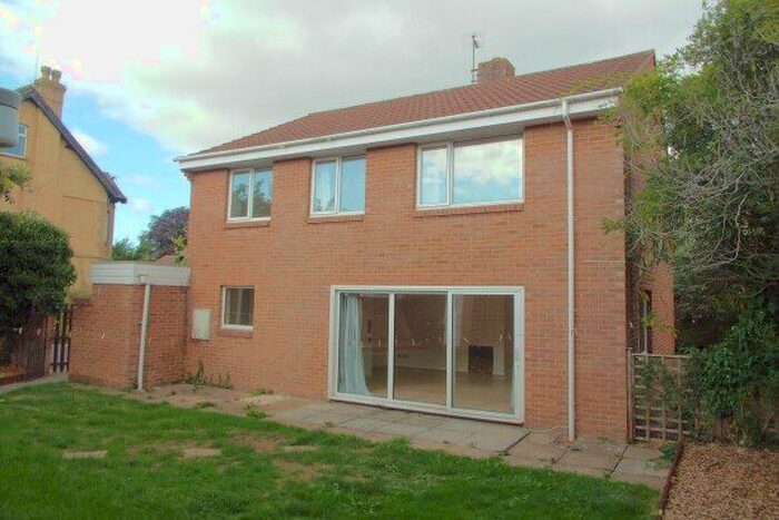 4 Bedroom Detached House To Rent In Kingston Close, Taunton, TA2