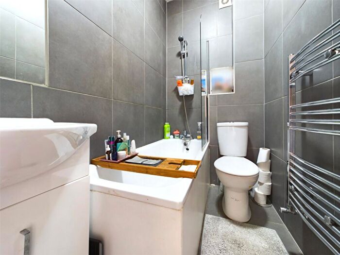 1 Bedroom Flat To Rent In Carisbrooke Road, Walthamstow, London, E17