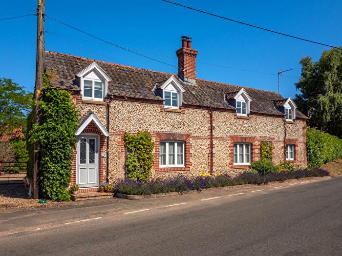 3 Bedroom Cottage For Sale In Fakenham Road, Tittleshall, PE32