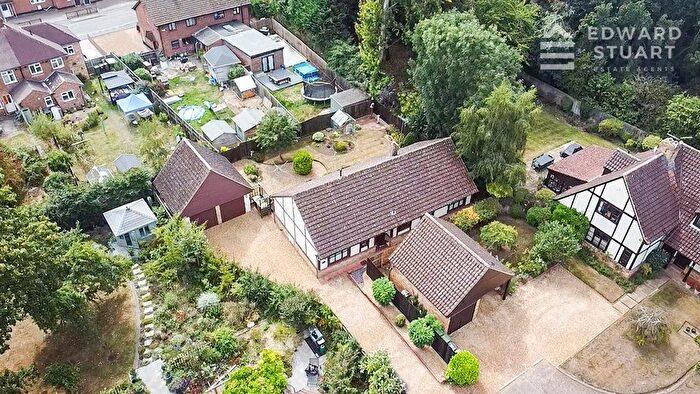 3 Bedroom Bungalow For Sale In The Stackyard, Orton Waterville, Peterborough, Cambridgeshire, PE2