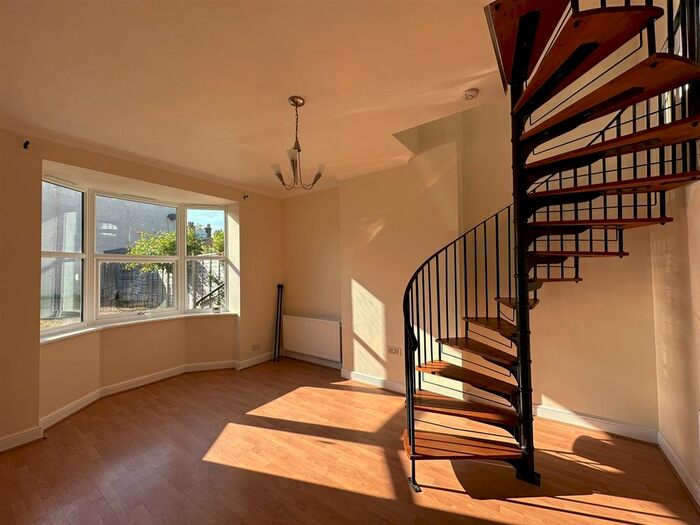 1 Bedroom Maisonette To Rent In Wellesley Villas, Wellesley Road, Ashford, TN24