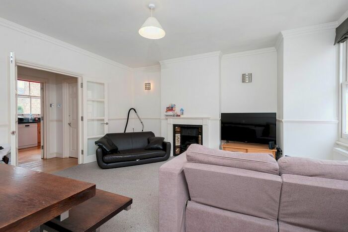 3 Bedroom Detached House To Rent In Chelverton Road, Putney, London, SW15