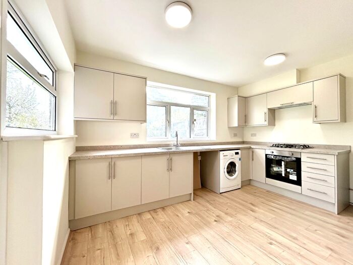 3 Bedroom Detached House To Rent In Lowther Drive, London, EN2