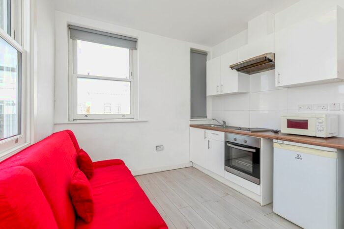 Studio To Rent In Warwick Road, Earl's Court, SW5