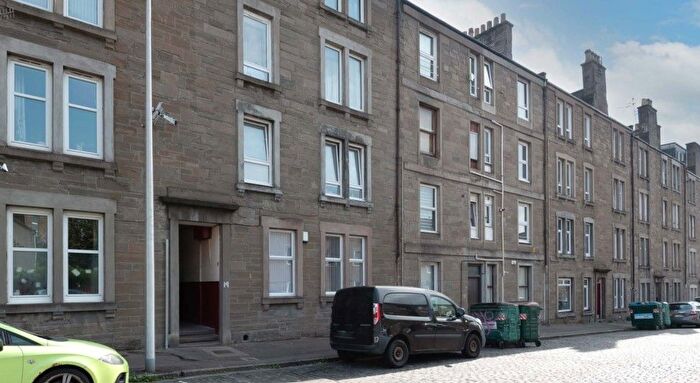 2 Bedroom Flat To Rent In Morgan Street, Dundee, Angus, DD4