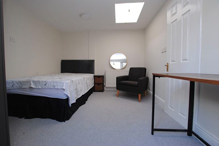 Studio To Rent In Montague Road, Hanwell, W7