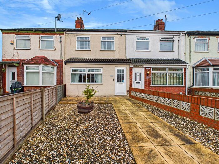 2 Bedroom Terraced House For Sale In St. Nicholas Avenue, Hull, HU4