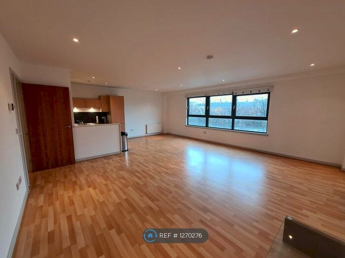 2 Bedroom Flat To Rent In Glasgow Harbour Terraces, Glasgow G11